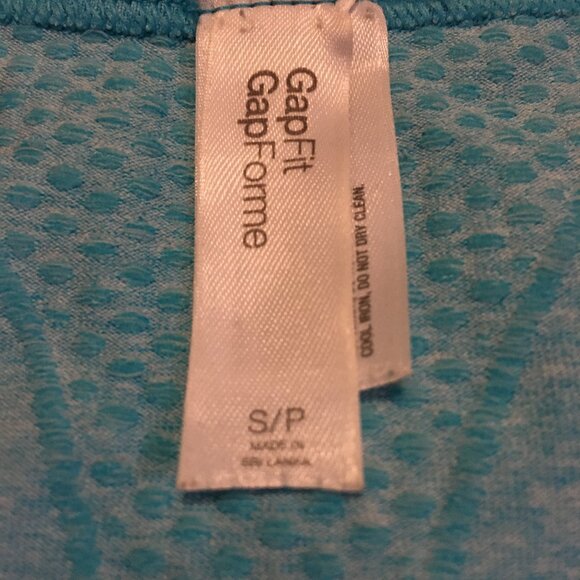 Gapfit Retro Ocean Blue Stretchy Soft Breathe Tank Top - Picture 9 of 16